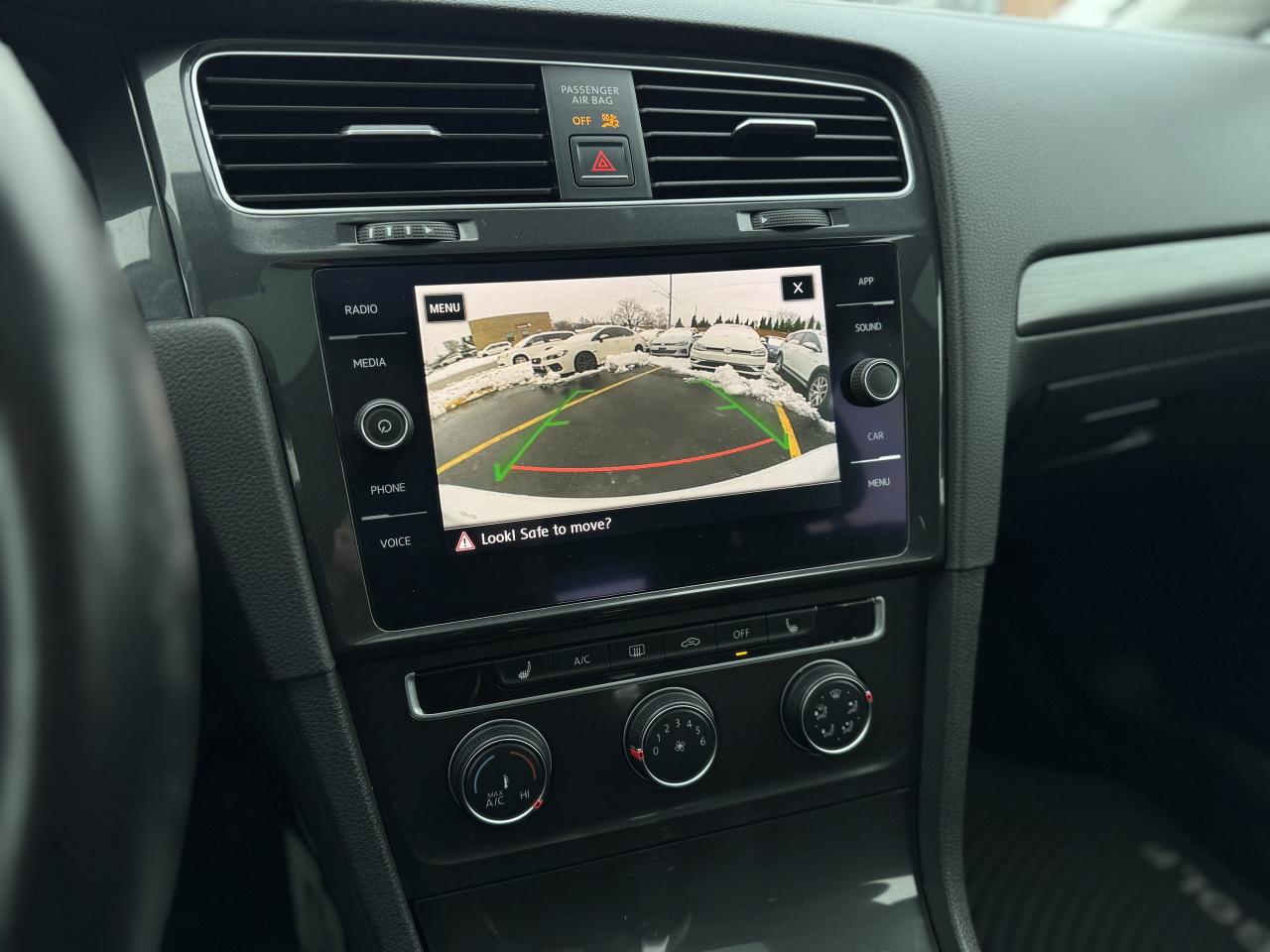 2018 Volkswagen Golf LED LIGHTS   Leather Seats! Photo