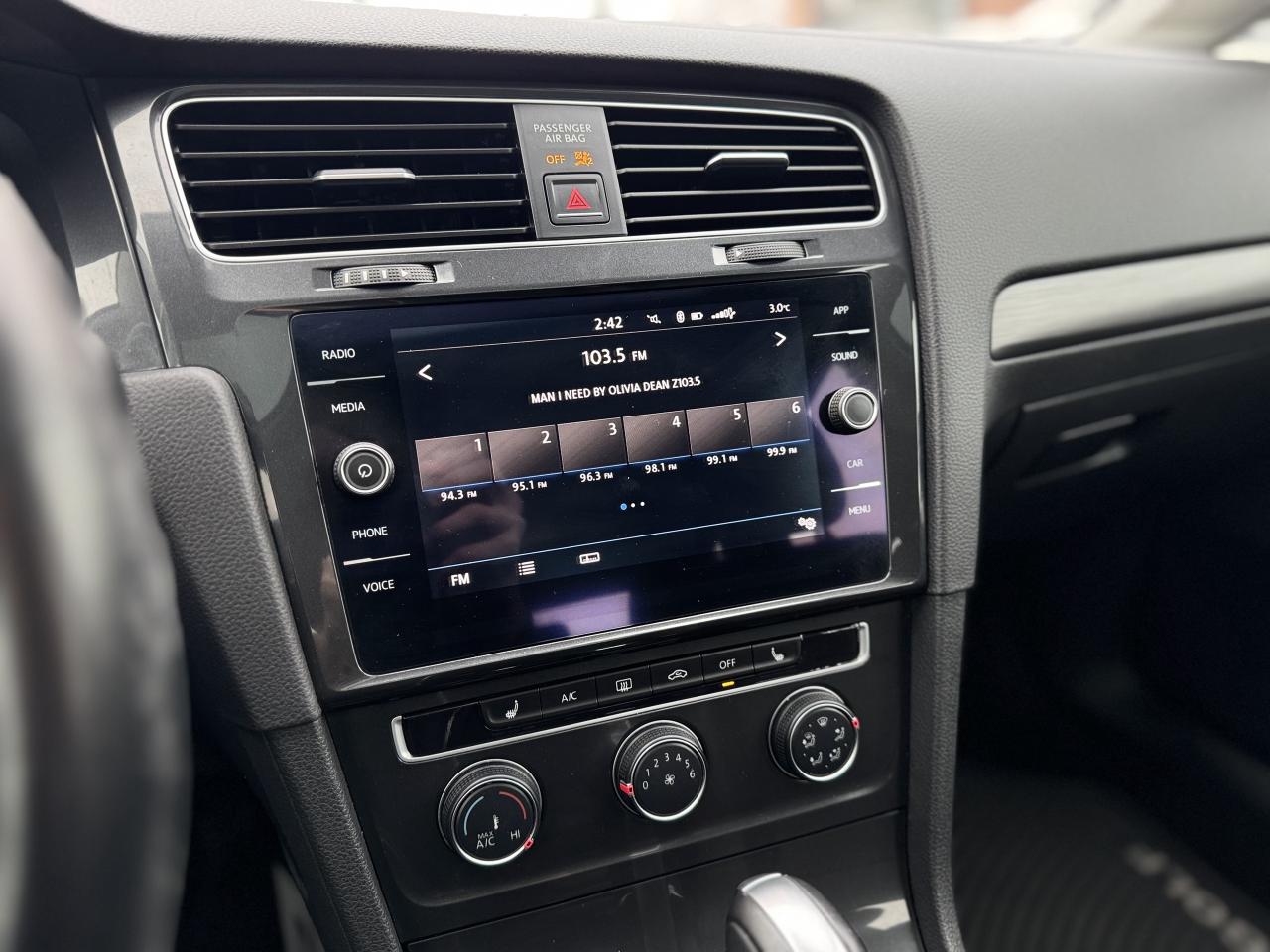 2018 Volkswagen Golf LED LIGHTS   Leather Seats! Photo