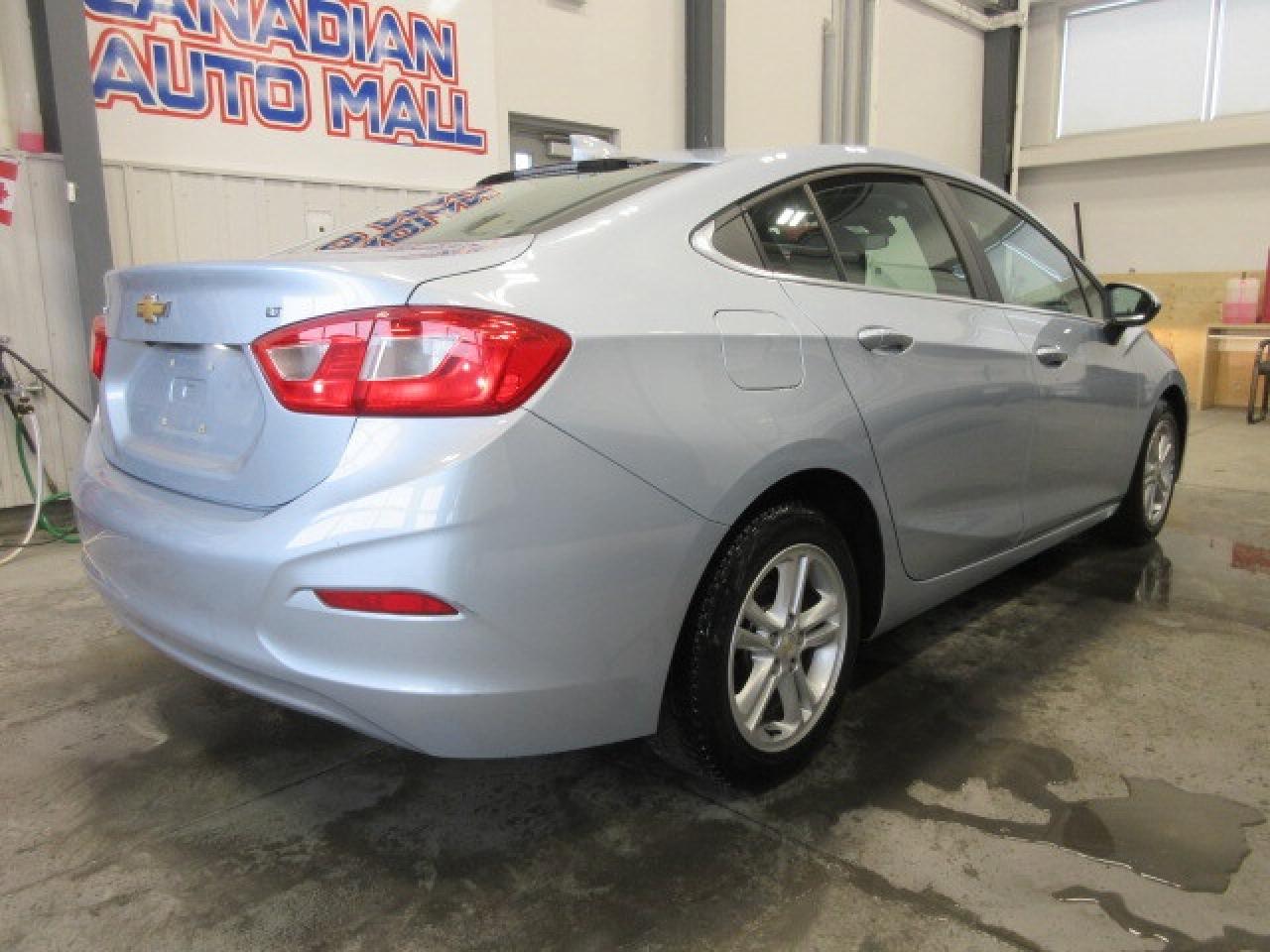 2017 Chevrolet Cruze LT, APPLE/ANDROID, A/C, BT, CAMERA, ALLOYS, 69K! Photo