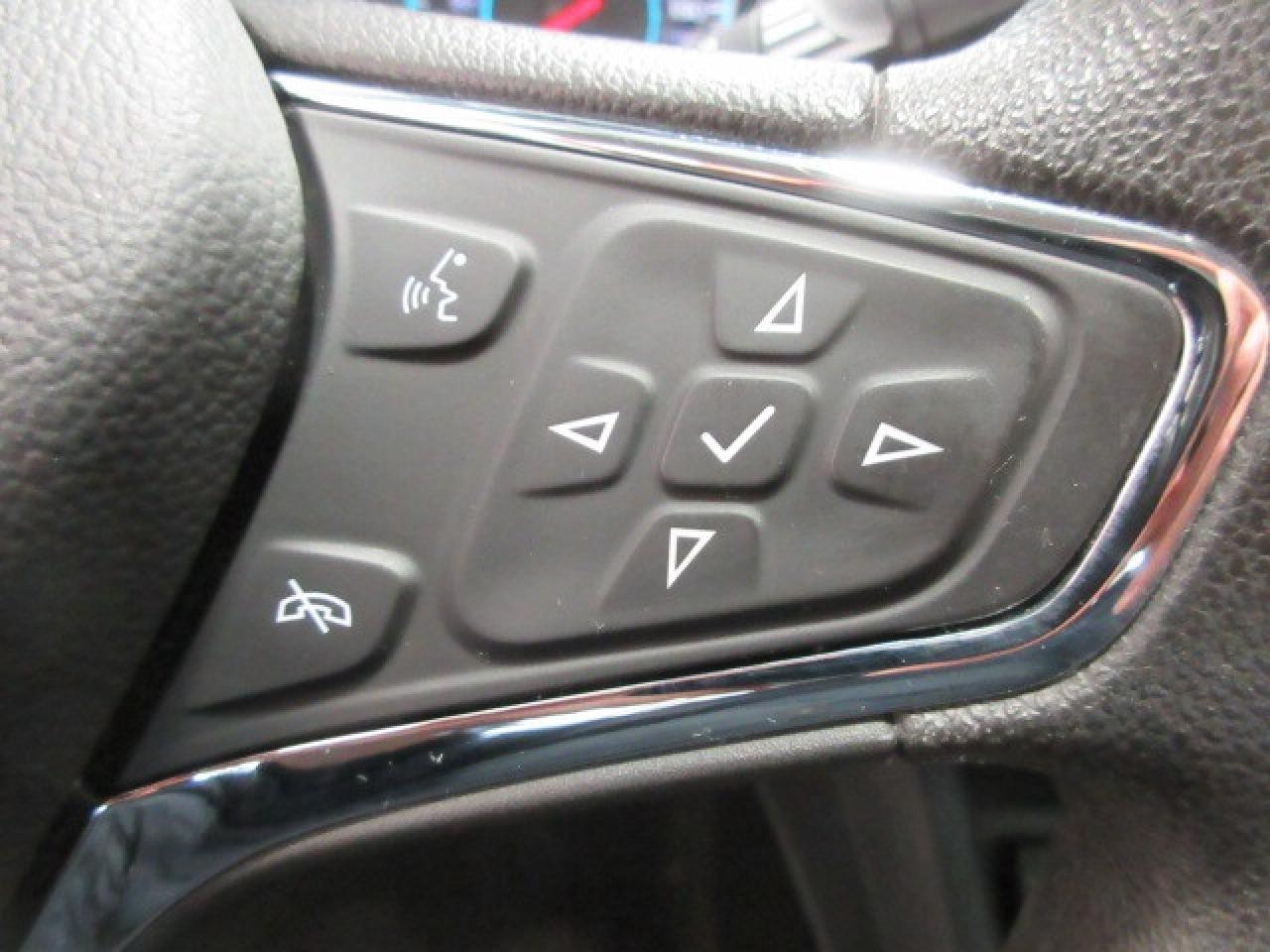 2017 Chevrolet Cruze LT, APPLE/ANDROID, A/C, BT, CAMERA, ALLOYS, 69K! Photo