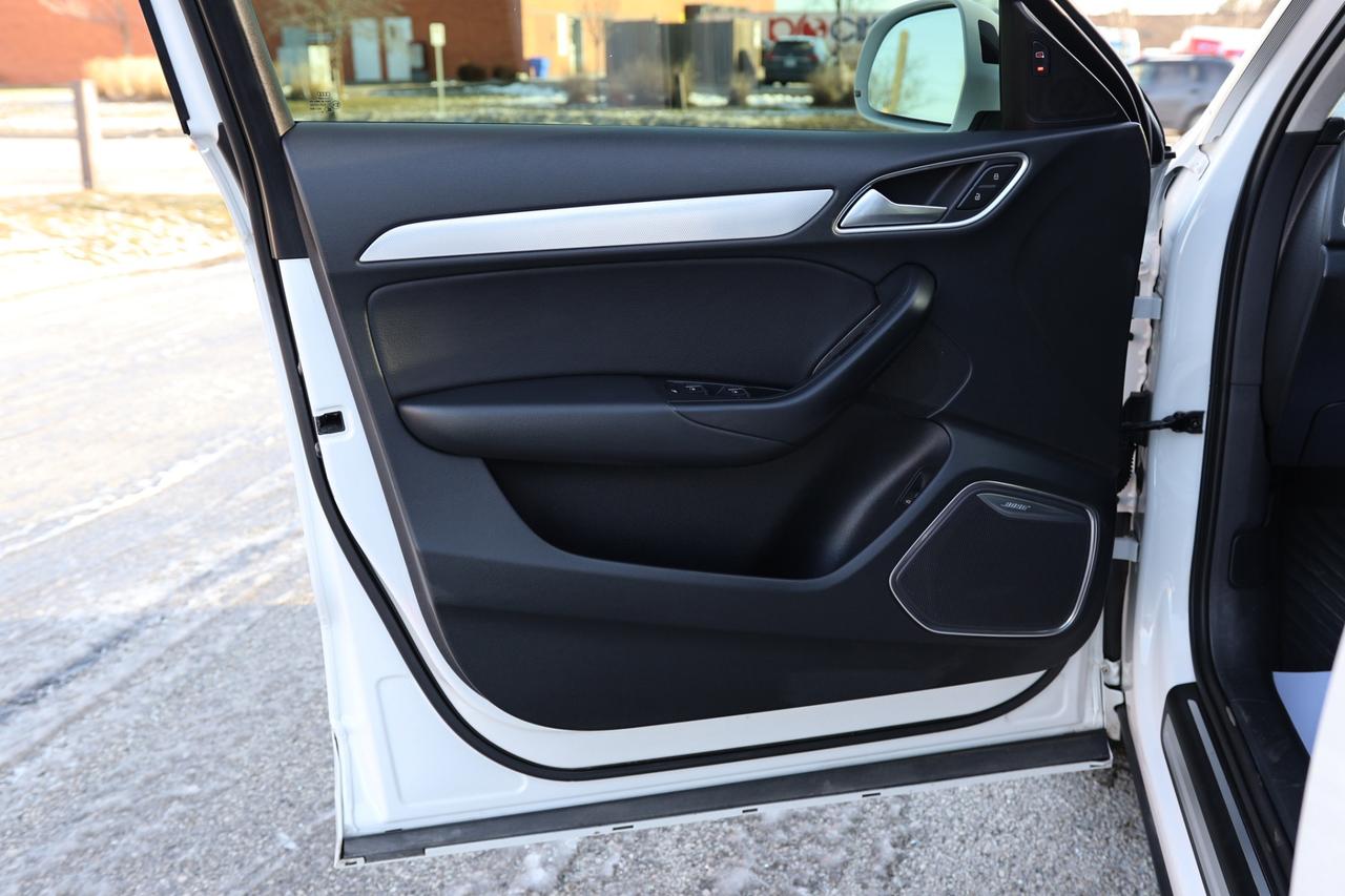 2017 Audi Q3 TECHNIK-S LINE-AWD/NAV/LEATHER/PANOROOF/B CAM/BLIS Photo