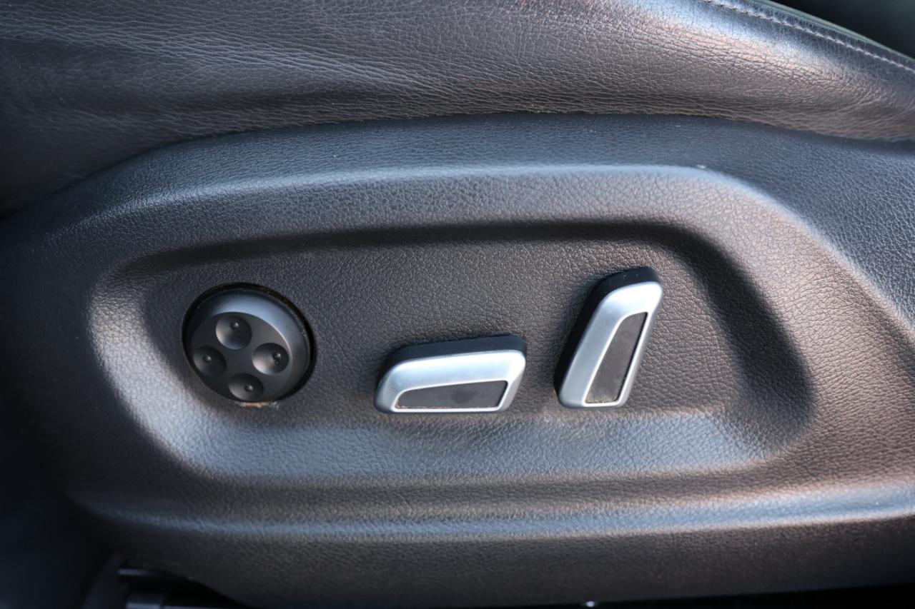 2017 Audi Q3 TECHNIK-S LINE-AWD/NAV/LEATHER/PANOROOF/B CAM/BLIS Photo