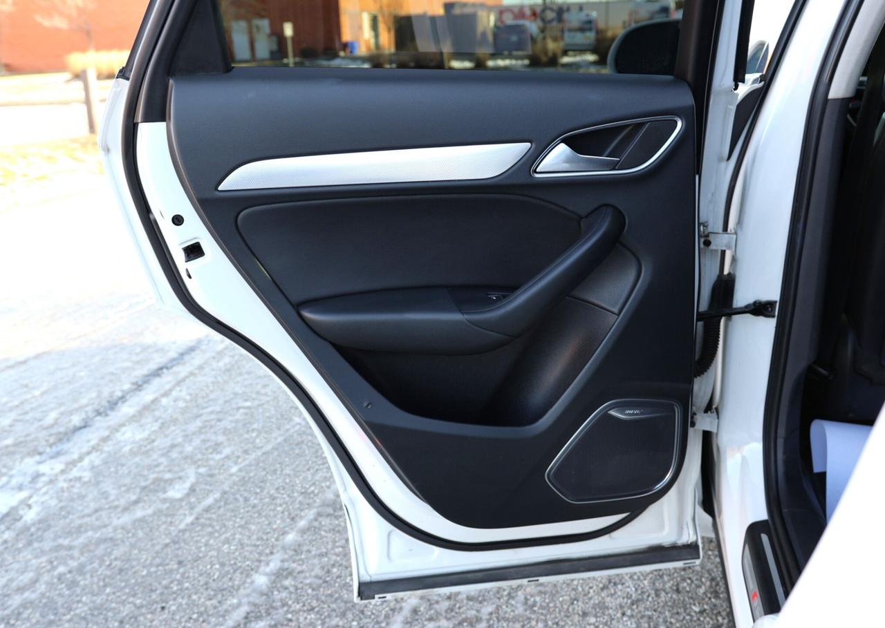 2017 Audi Q3 TECHNIK-S LINE-AWD/NAV/LEATHER/PANOROOF/B CAM/BLIS Photo