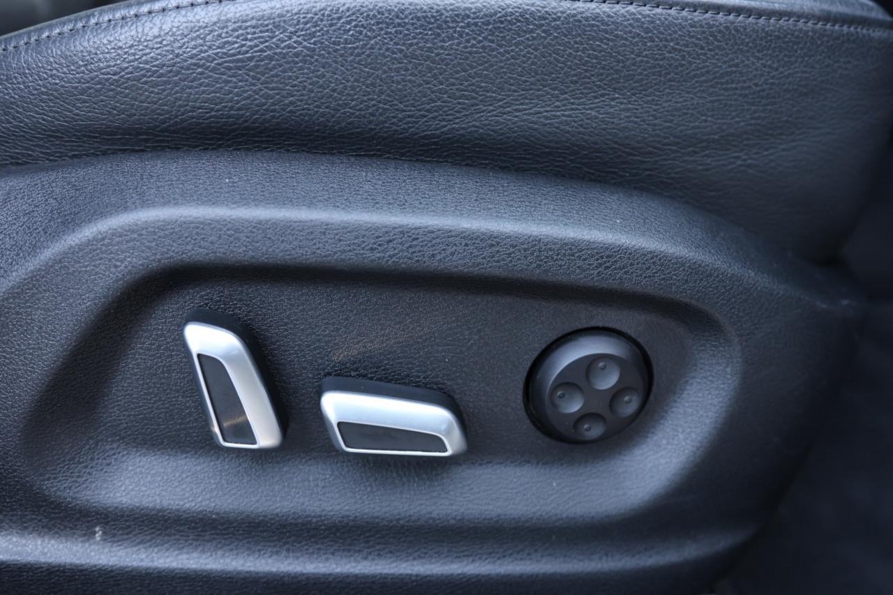 2017 Audi Q3 TECHNIK-S LINE-AWD/NAV/LEATHER/PANOROOF/B CAM/BLIS Photo