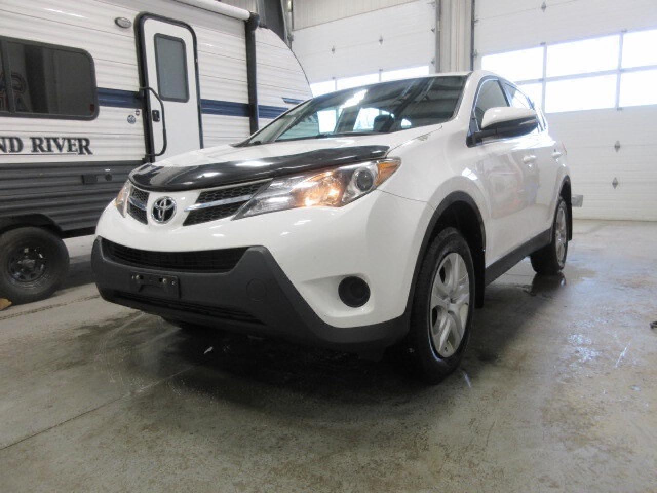 2015 Toyota RAV4 CLEAN CARFAX, AWD, 138K! Photo3