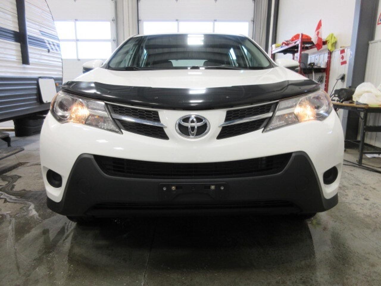 2015 Toyota RAV4 CLEAN CARFAX, AWD, 138K! Photo