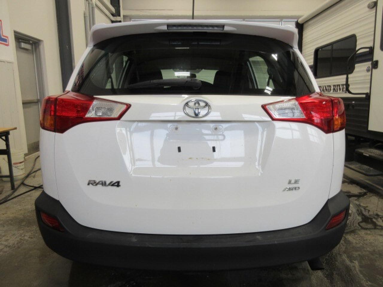 2015 Toyota RAV4 CLEAN CARFAX, AWD, 138K! Photo
