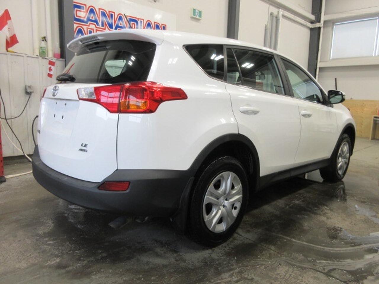 2015 Toyota RAV4 CLEAN CARFAX, AWD, 138K! Photo