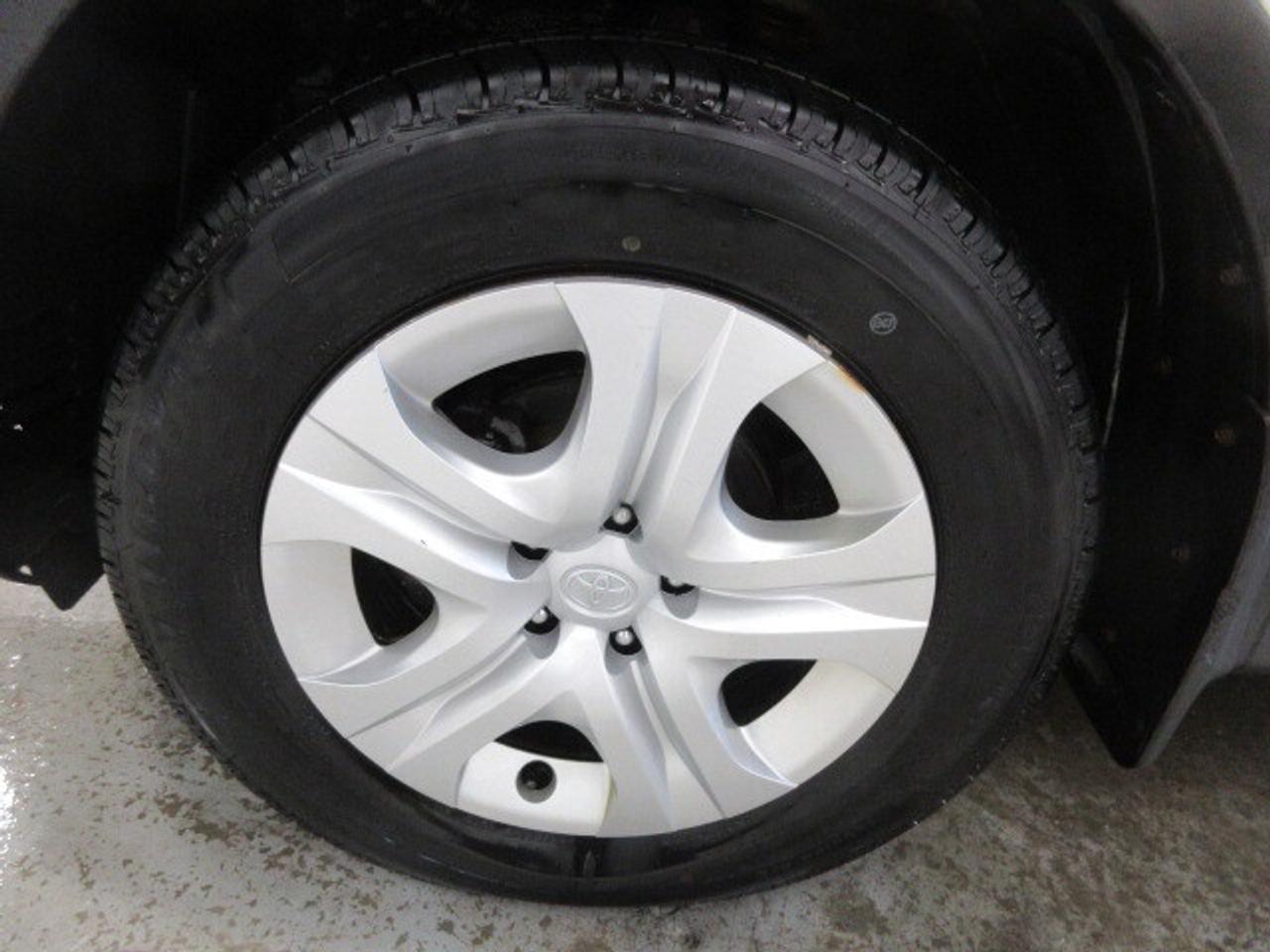 2015 Toyota RAV4 CLEAN CARFAX, AWD, 138K! Photo