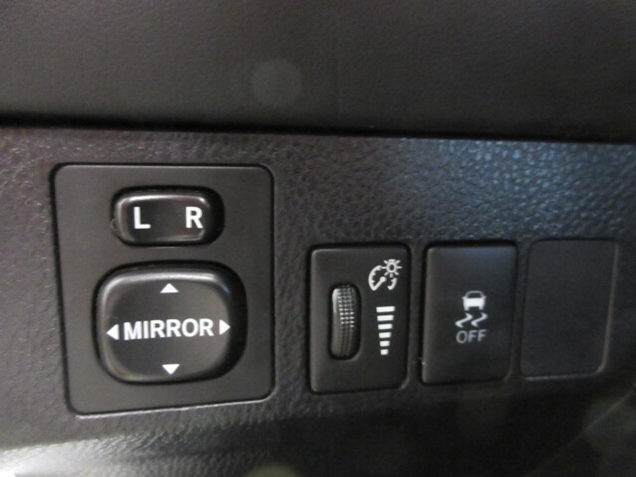 2015 Toyota RAV4 CLEAN CARFAX, AWD, 138K! Photo