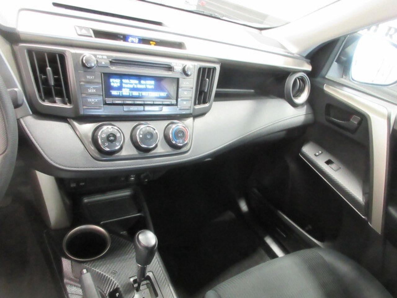 2015 Toyota RAV4 CLEAN CARFAX, AWD, 138K! Photo