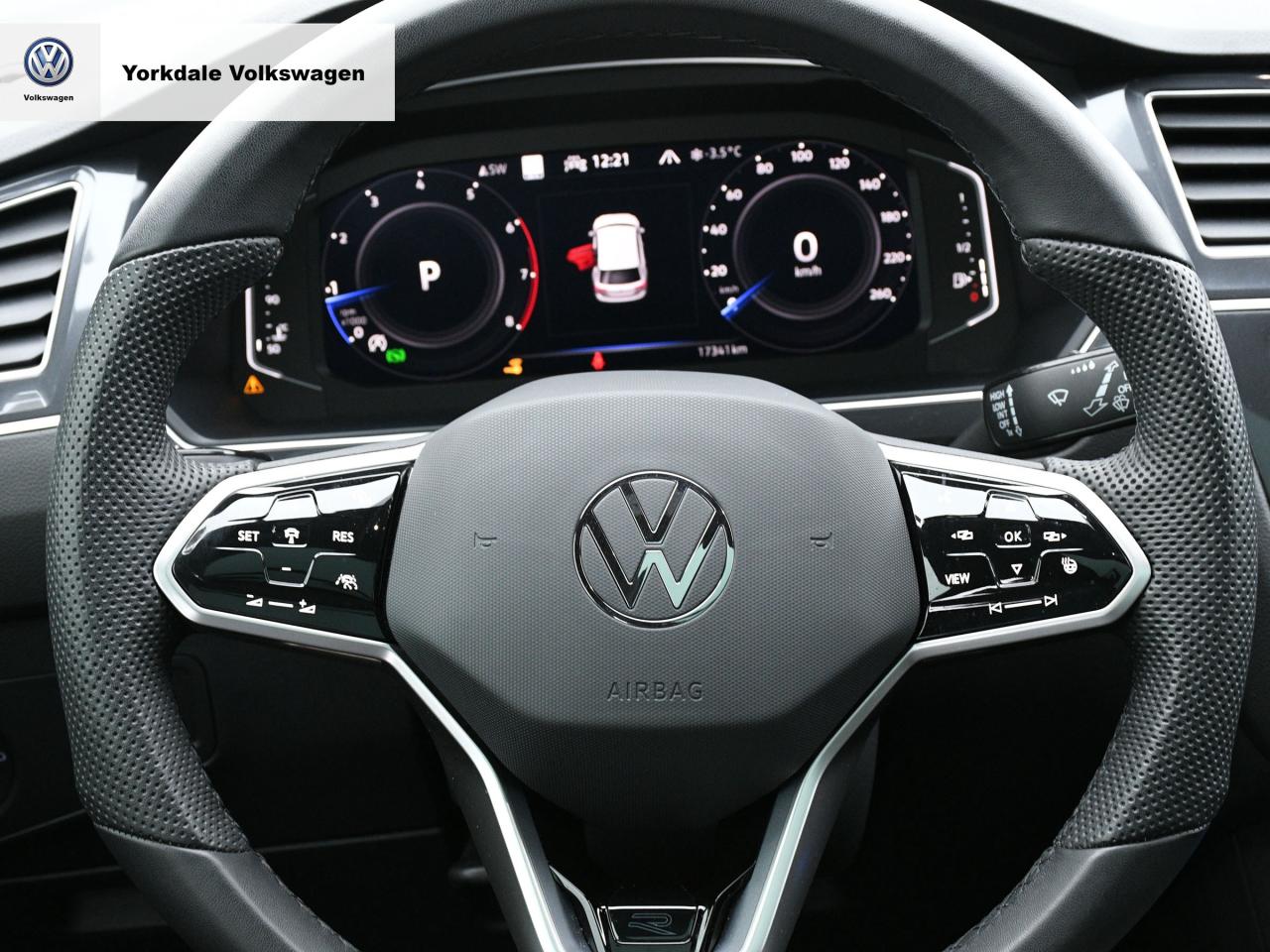 2024 Volkswagen Tiguan 4Motion Photo