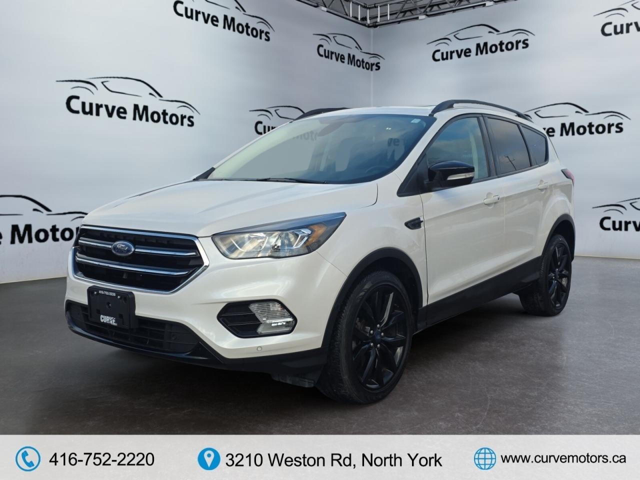 2019 Ford Escape Titanium 4WD * VERY LOW KM / PANORAMIC ROOF / XENO Photo2