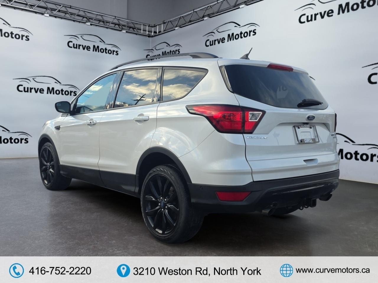 2019 Ford Escape Titanium 4WD * VERY LOW KM / PANORAMIC ROOF / XENO Photo