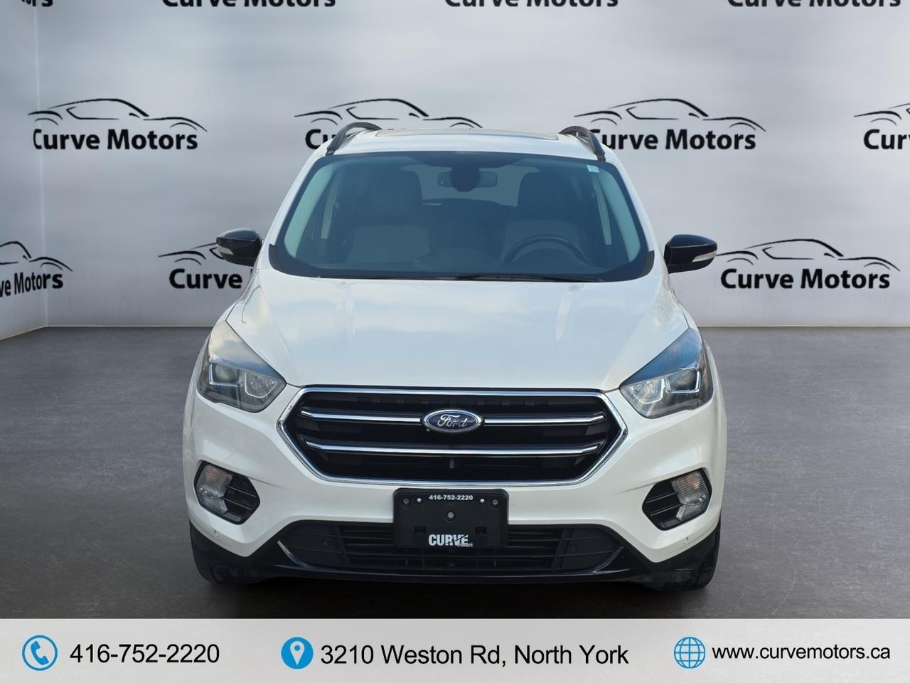 2019 Ford Escape Titanium 4WD * VERY LOW KM / PANORAMIC ROOF / XENO Photo