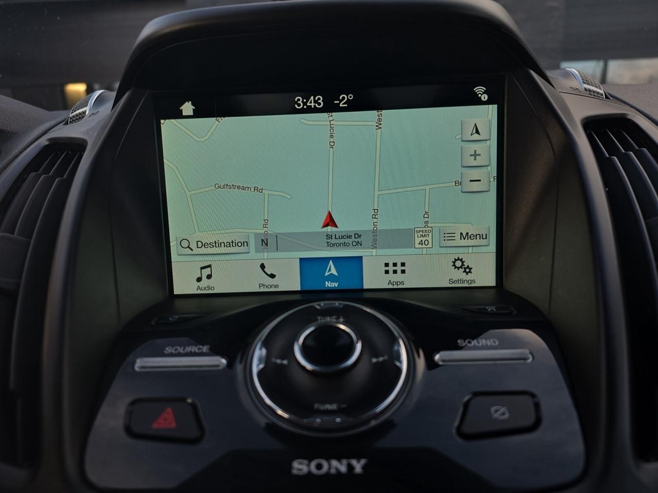 2019 Ford Escape Titanium 4WD * VERY LOW KM / PANORAMIC ROOF / XENO Photo