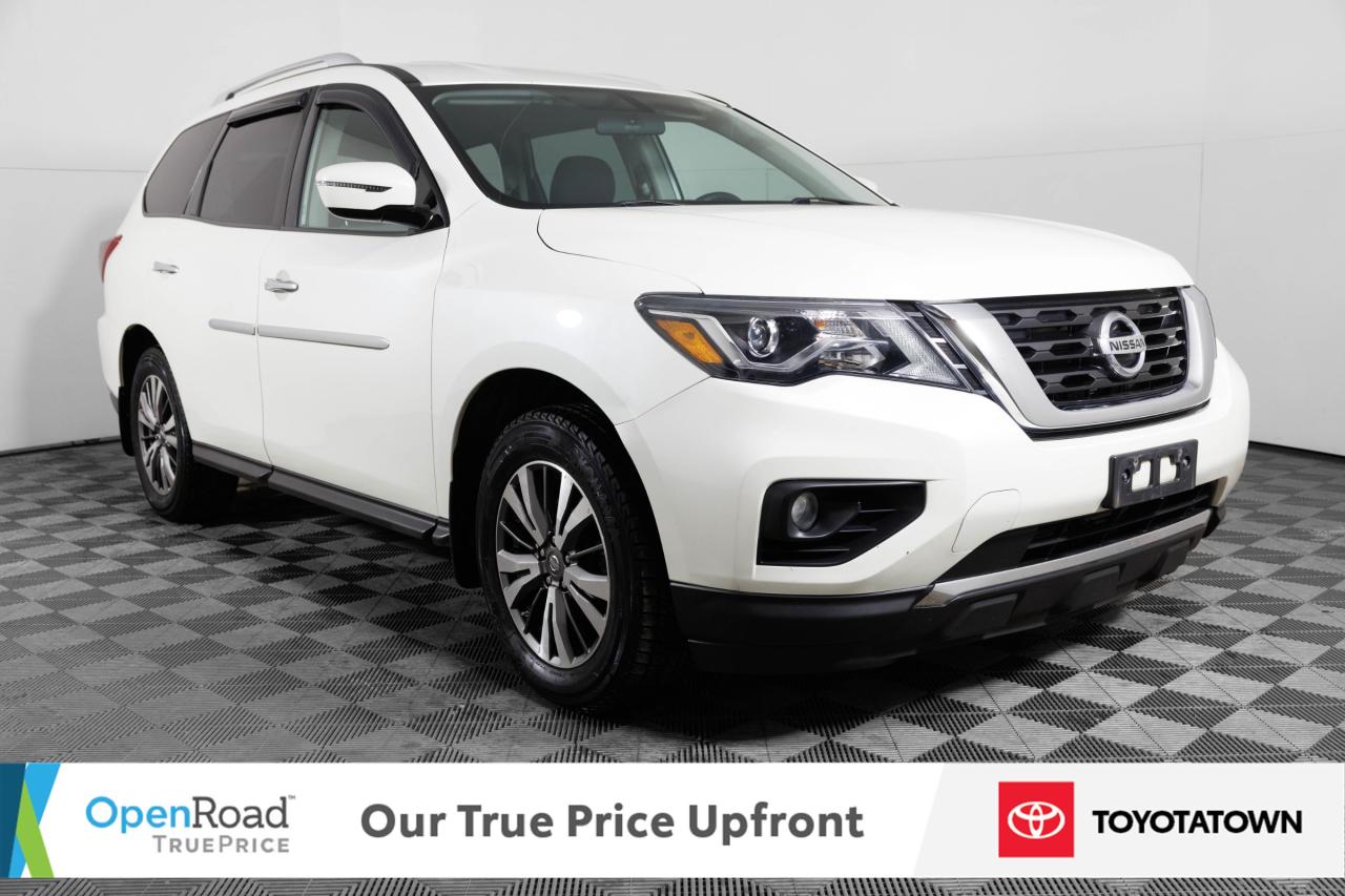 2017 Nissan Pathfinder SV! LOADED! LOW MILEAGE! Photo2