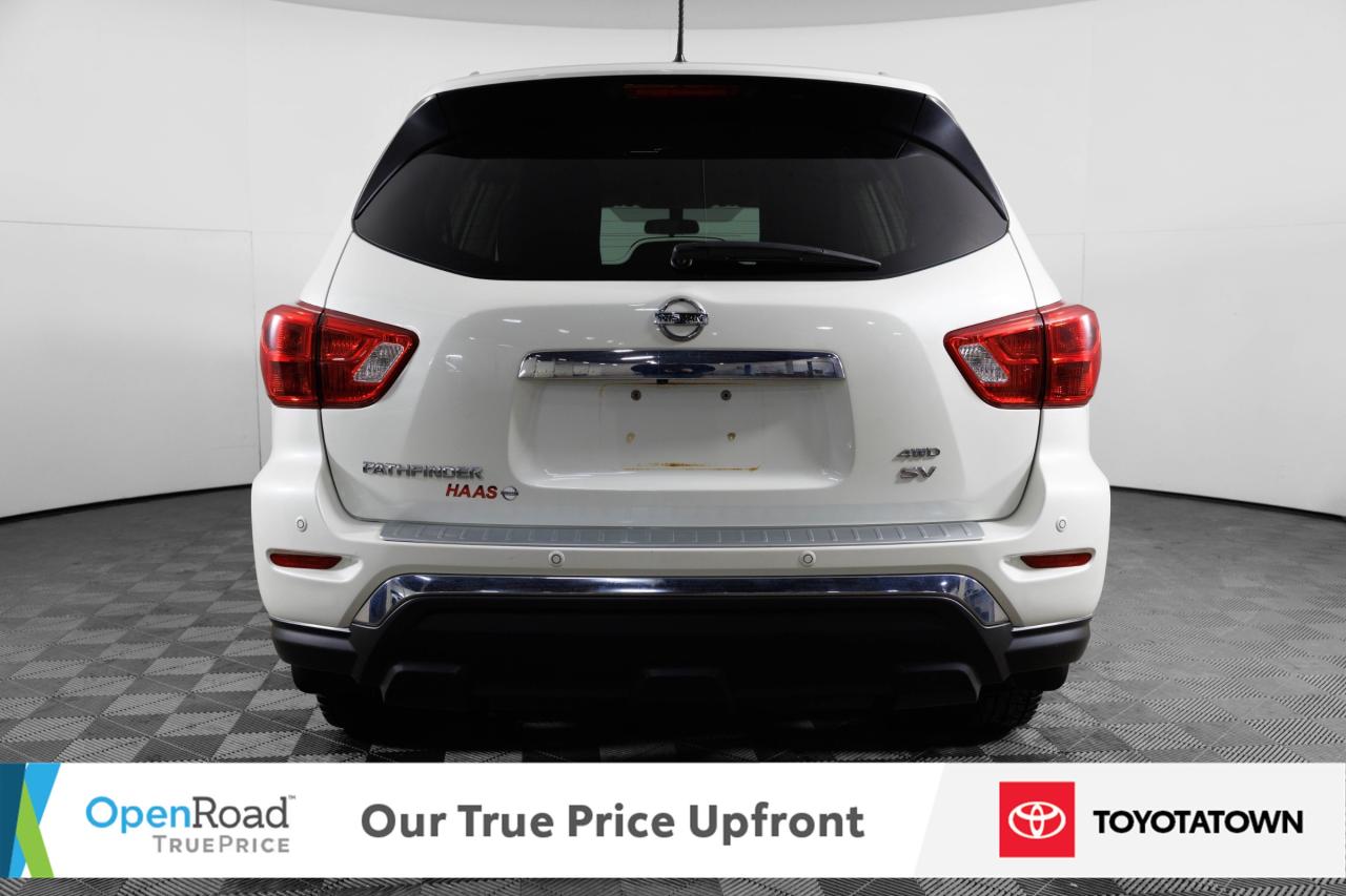2017 Nissan Pathfinder SV! LOADED! LOW MILEAGE! Photo4