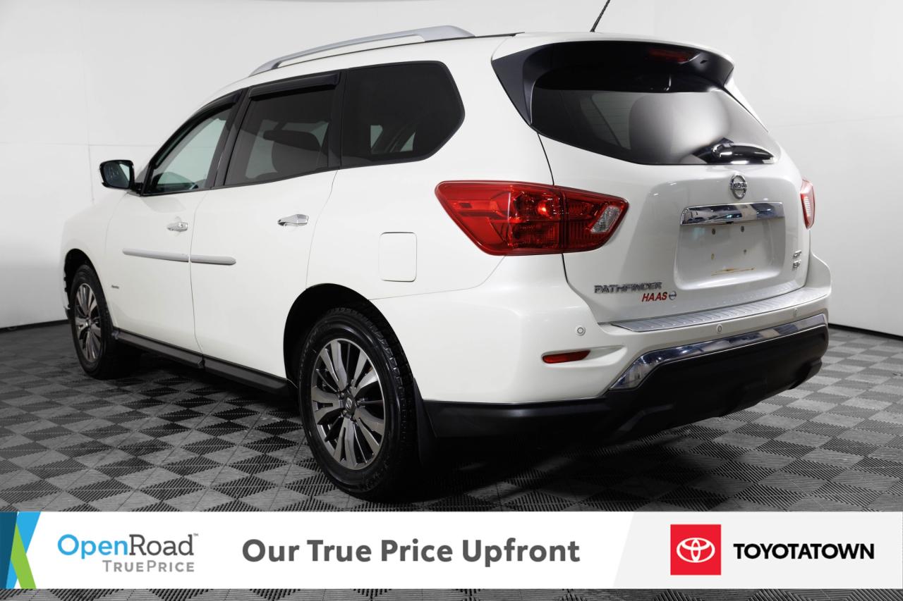 2017 Nissan Pathfinder SV! LOADED! LOW MILEAGE! Photo3