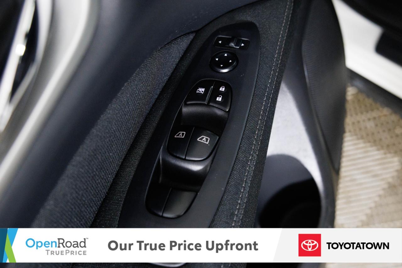 2017 Nissan Pathfinder SV! LOADED! LOW MILEAGE! Photo