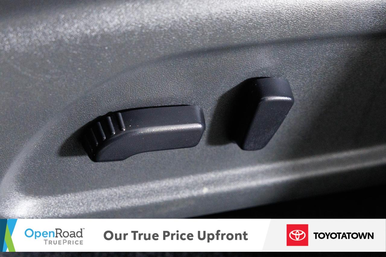 2017 Nissan Pathfinder SV! LOADED! LOW MILEAGE! Photo