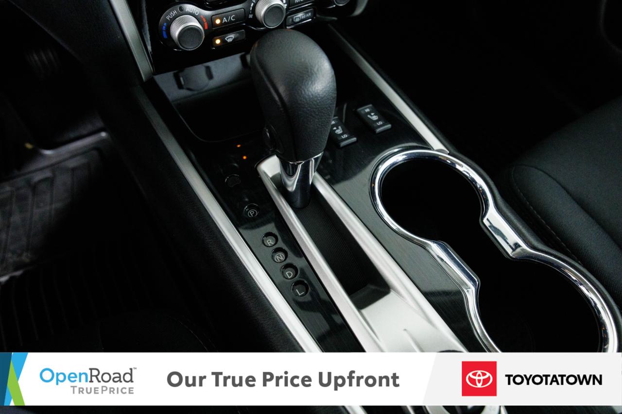 2017 Nissan Pathfinder SV! LOADED! LOW MILEAGE! Photo