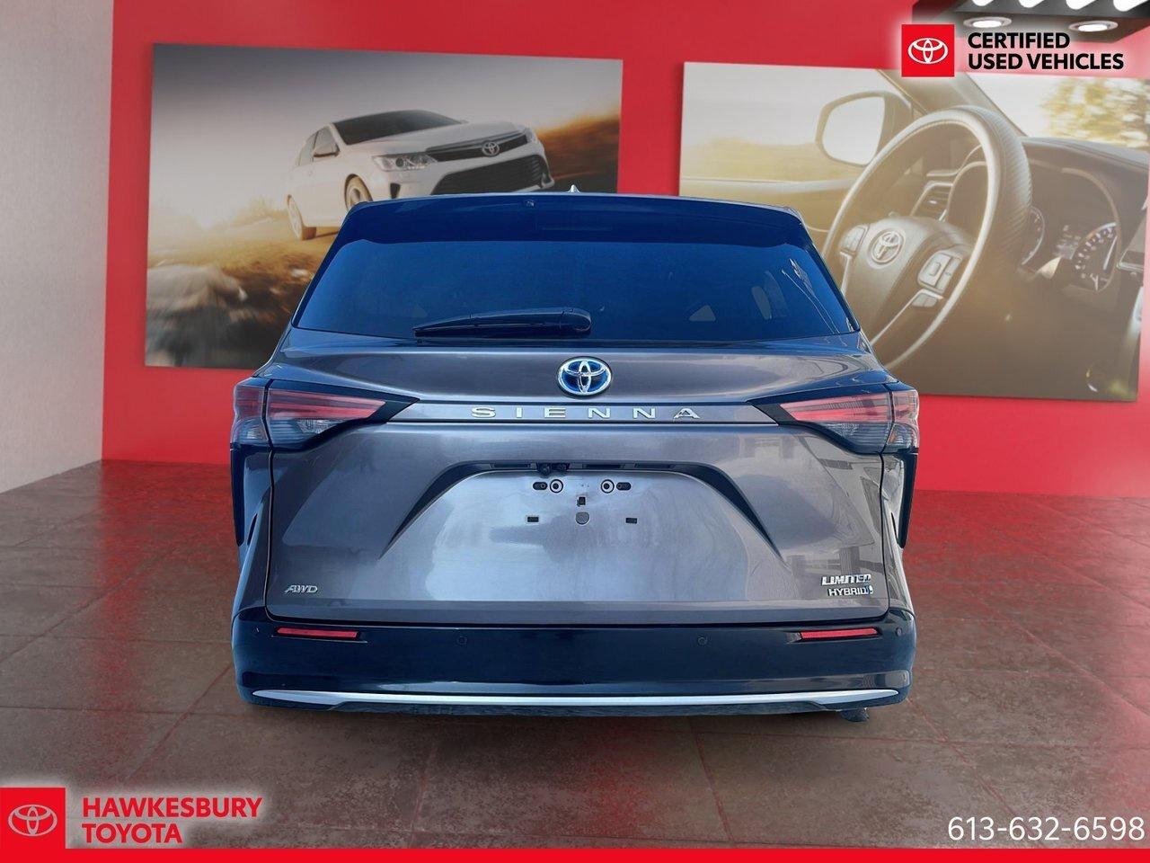 2024 Toyota Sienna AWD LIMITED leather interior, heated and ventilate Photo3