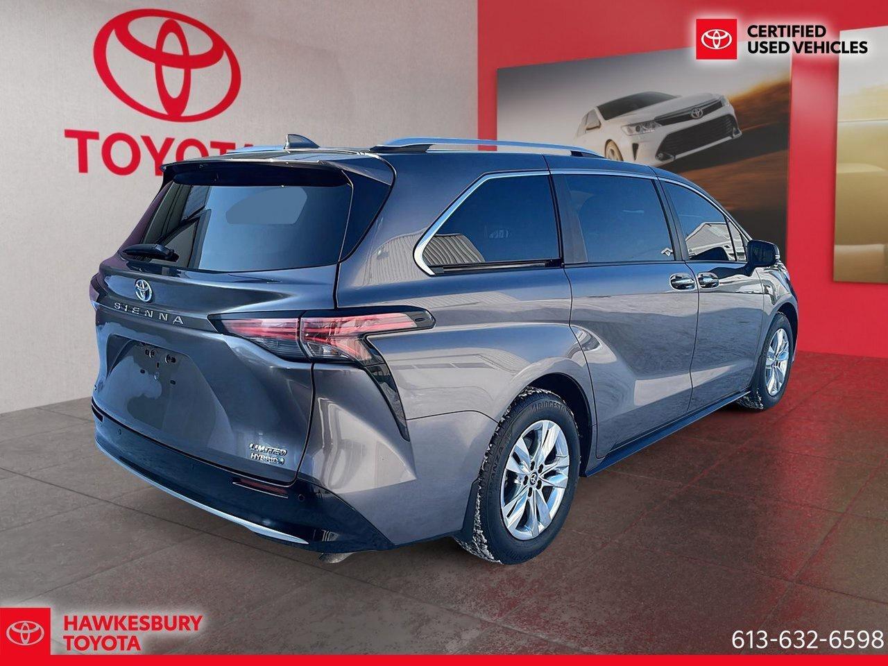 2024 Toyota Sienna AWD LIMITED leather interior, heated and ventilate Photo