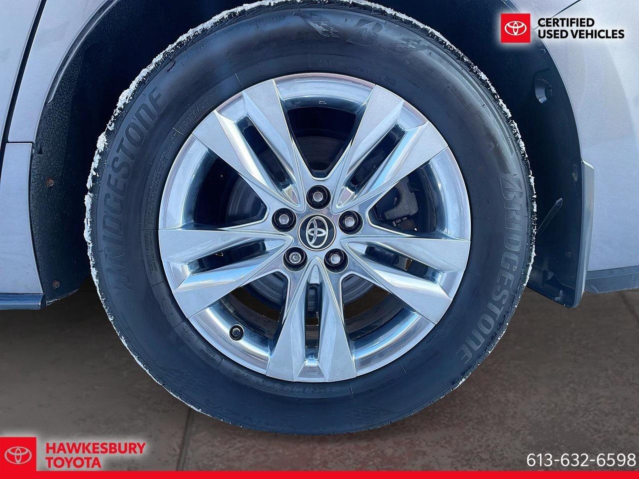 2024 Toyota Sienna AWD LIMITED leather interior, heated and ventilate Photo