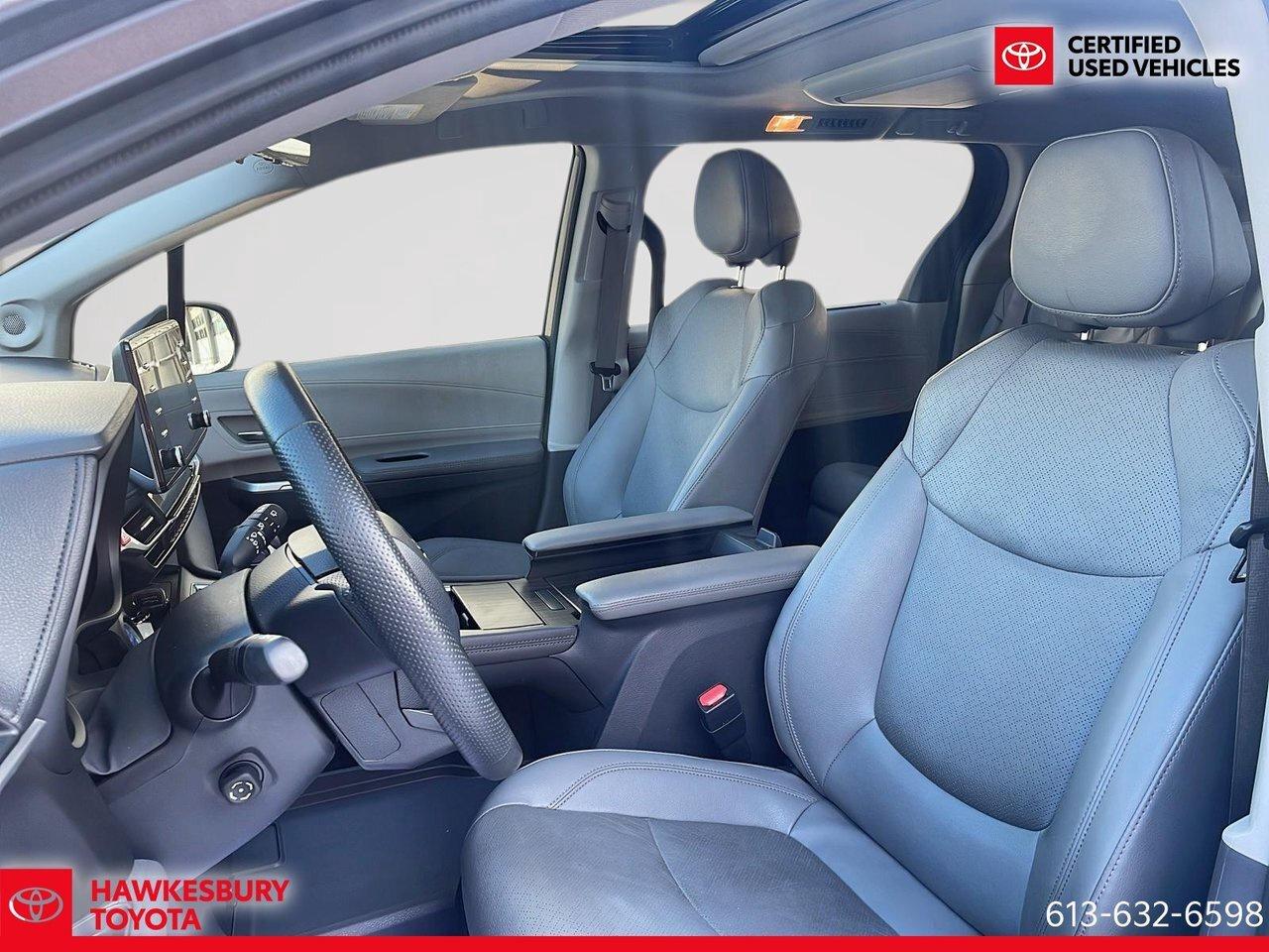 2024 Toyota Sienna AWD LIMITED leather interior, heated and ventilate Photo
