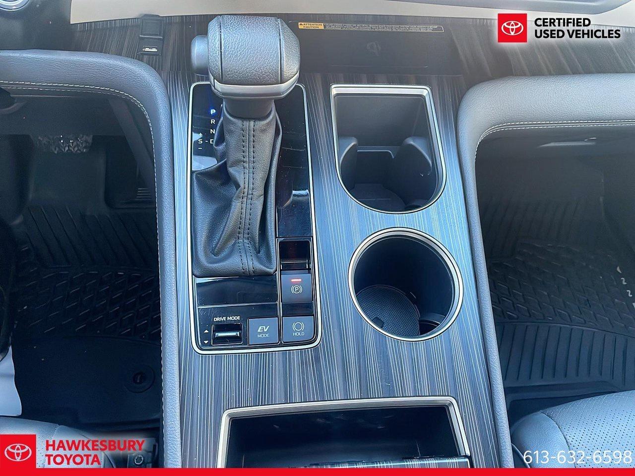 2024 Toyota Sienna AWD LIMITED leather interior, heated and ventilate Photo