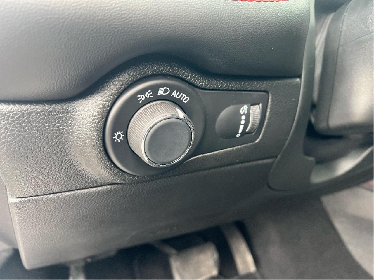 2025 Dodge Durango R/T AWD HEMI V8 *SUNROOF *NAVI *LEATHER Photo