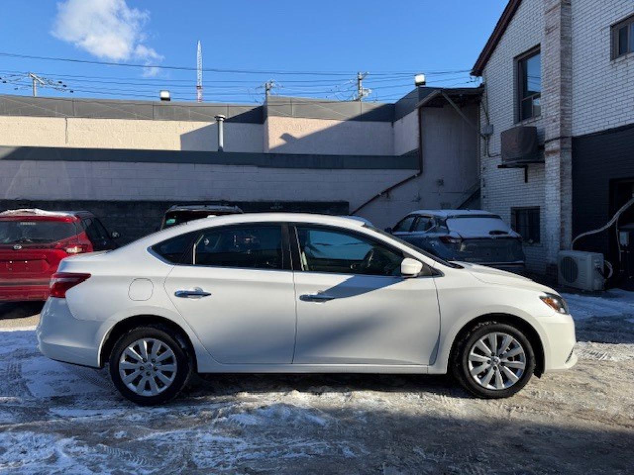 2019 Nissan Sentra SV, APPLE CARPLAY, HEATED SEATS, PUSH BUTTON, SIRI Photo