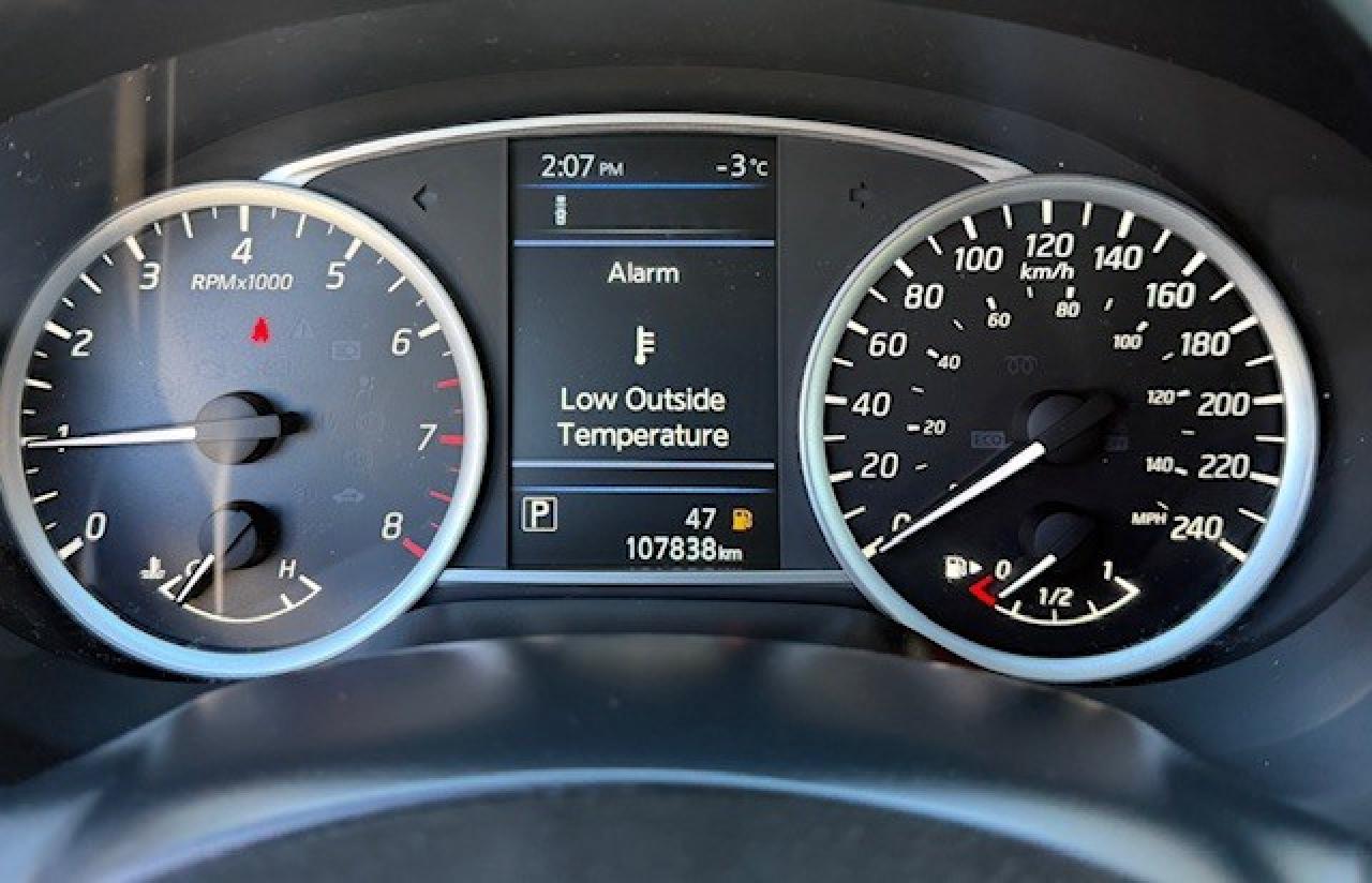 2019 Nissan Sentra SV, APPLE CARPLAY, HEATED SEATS, PUSH BUTTON, SIRI Photo