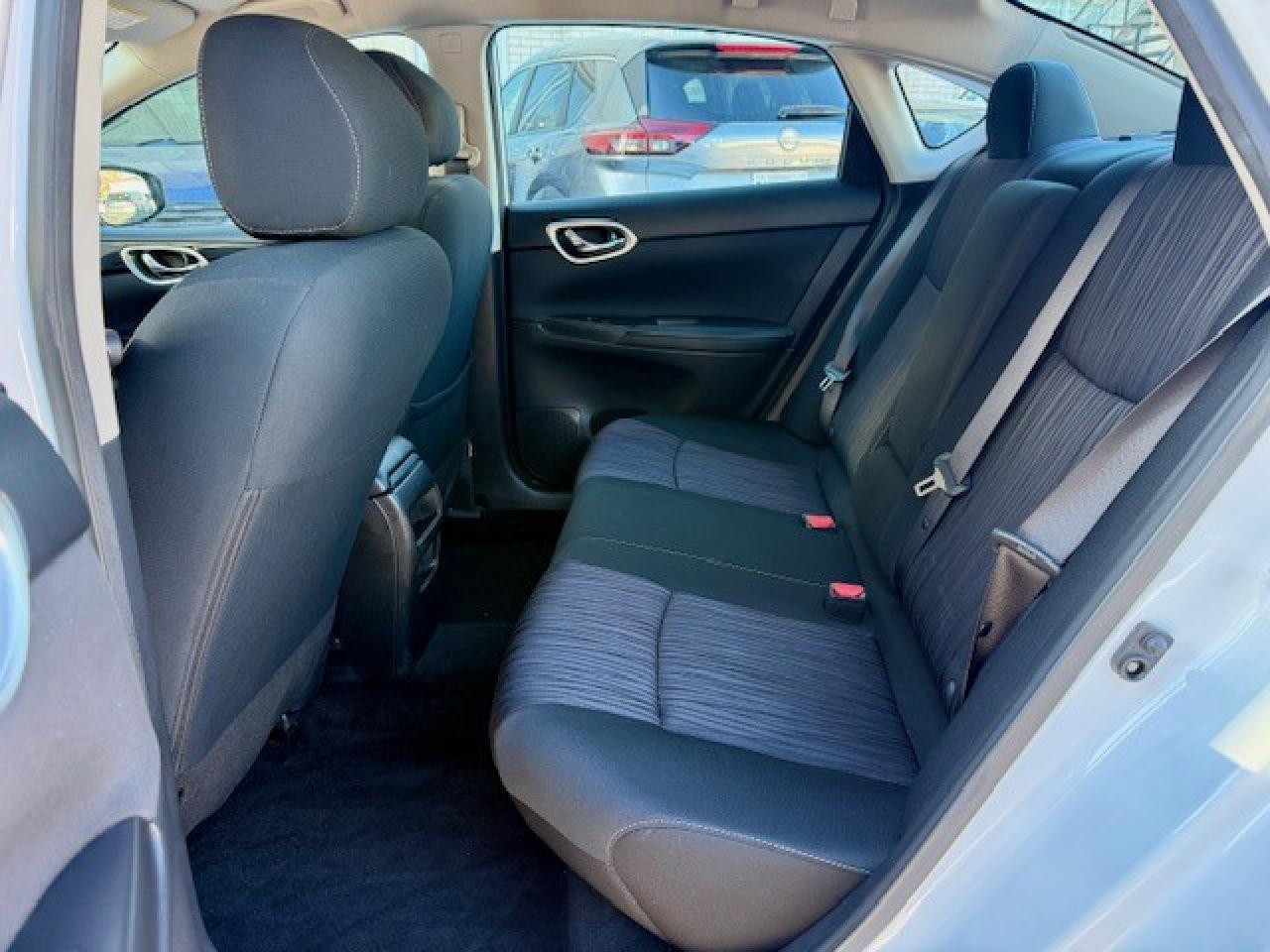 2019 Nissan Sentra SV, APPLE CARPLAY, HEATED SEATS, PUSH BUTTON, SIRI Photo