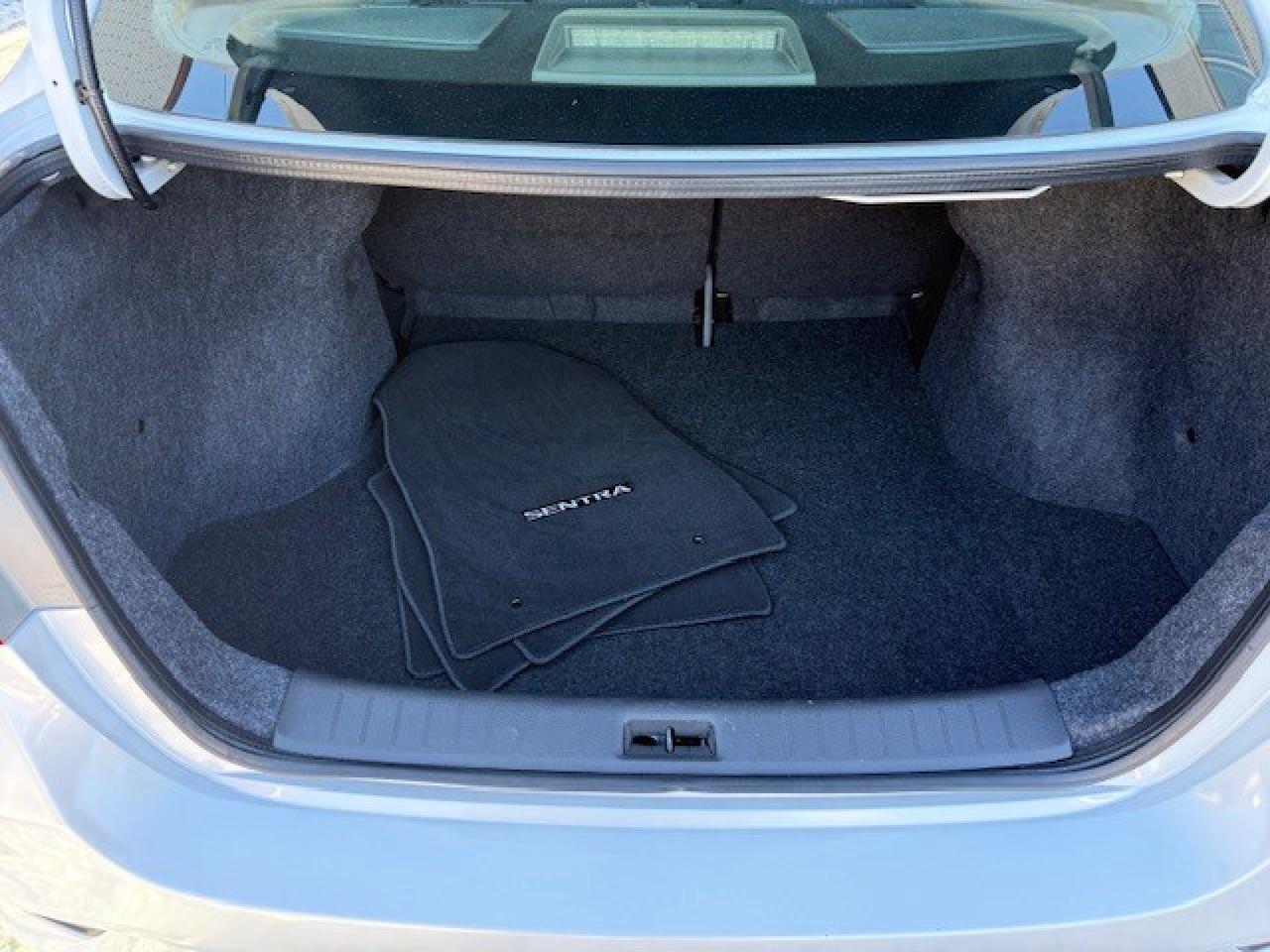 2019 Nissan Sentra SV, APPLE CARPLAY, HEATED SEATS, PUSH BUTTON, SIRI Photo