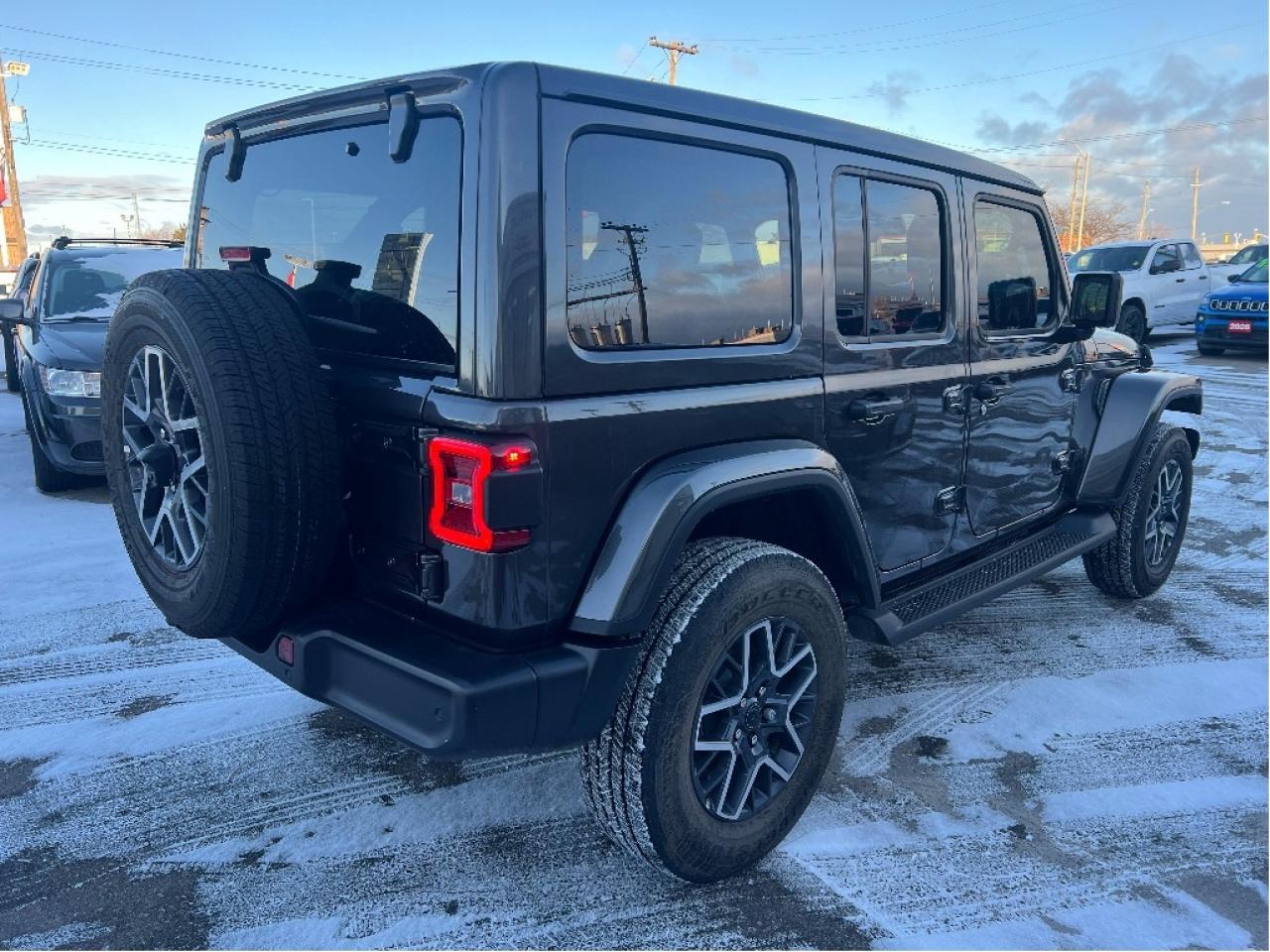 2025 Jeep Wrangler Sahara 4x4 V6 Demonstrator *LTHR *POWER SKYTOP Photo