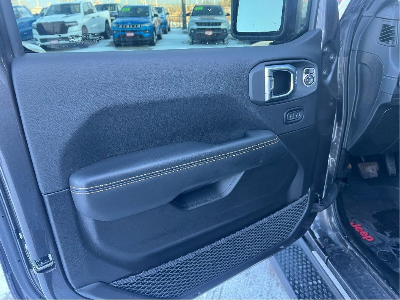 2025 Jeep Wrangler Sahara 4x4 V6 Demonstrator *LTHR *POWER SKYTOP Photo