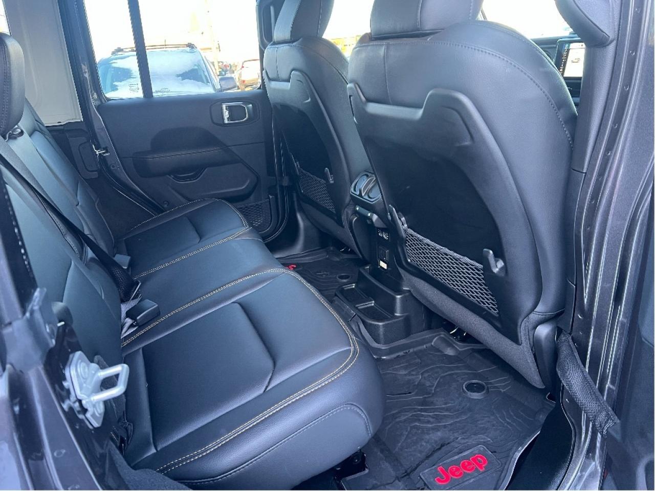 2025 Jeep Wrangler Sahara 4x4 V6 Demonstrator *LTHR *POWER SKYTOP Photo