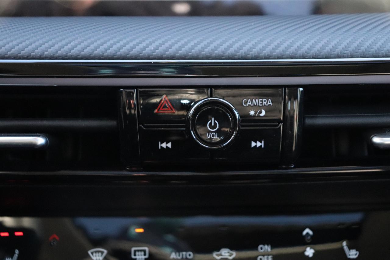 2025 Nissan Kicks SR PREMIUM AWD NO ACCIDENTS 1 OWNER OFF LEASE Photo