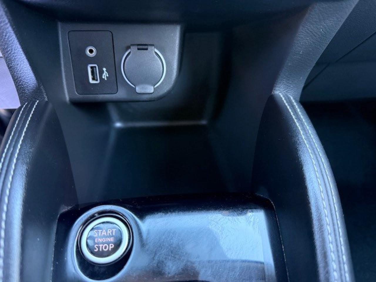 2020 Nissan Kicks SV, APPLE CARPLAY, HEATED SEATS, PUSH BUTTON, SIRI Photo