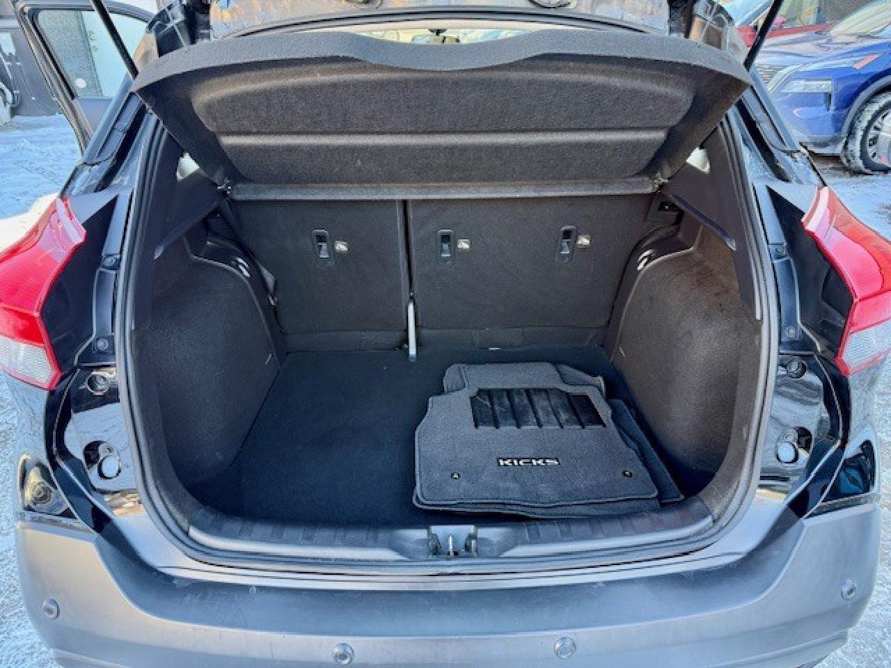 2020 Nissan Kicks SV, APPLE CARPLAY, HEATED SEATS, PUSH BUTTON, SIRI Photo