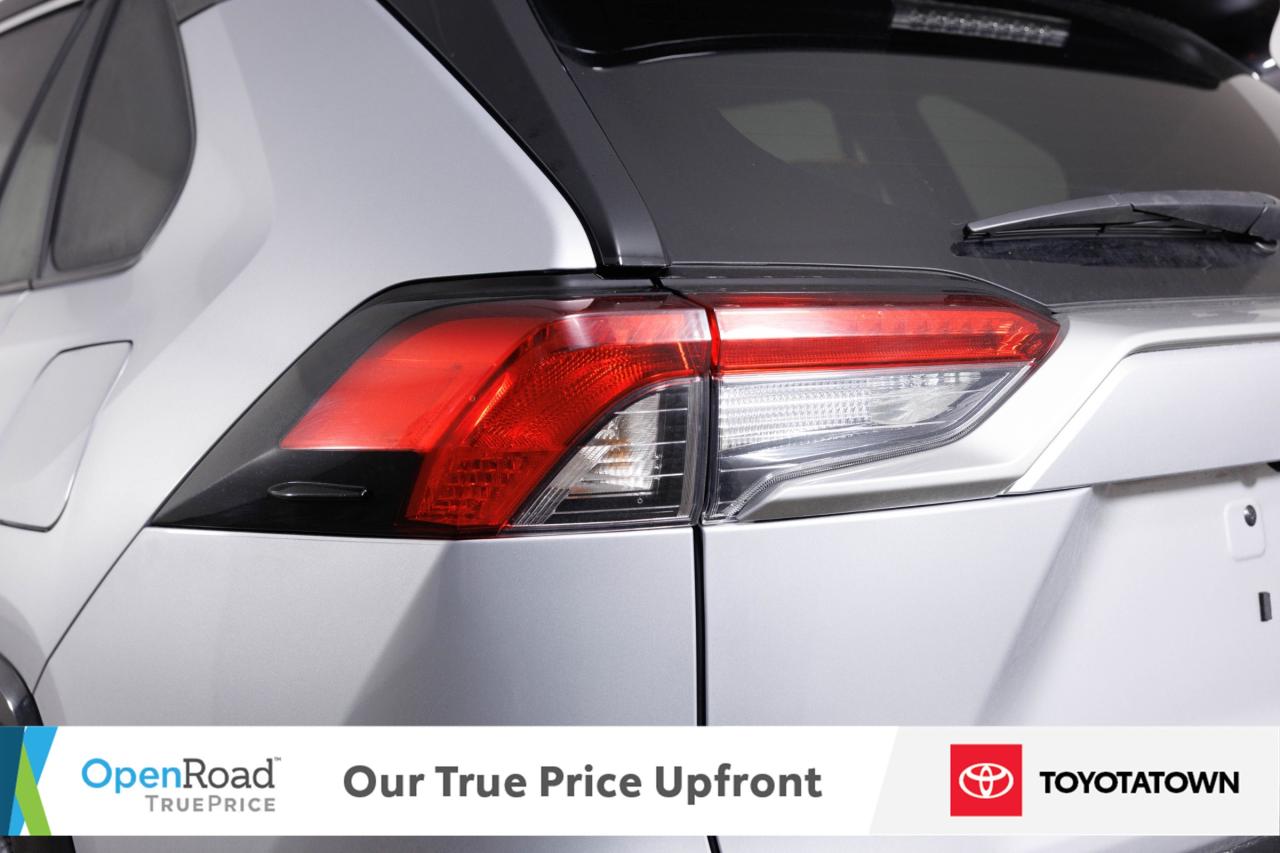 2020 Toyota RAV4 Hybrid XSE TECHNOLOGY PACKAGE! ACCIDENT FREE! ELIGIBLE FO Photo