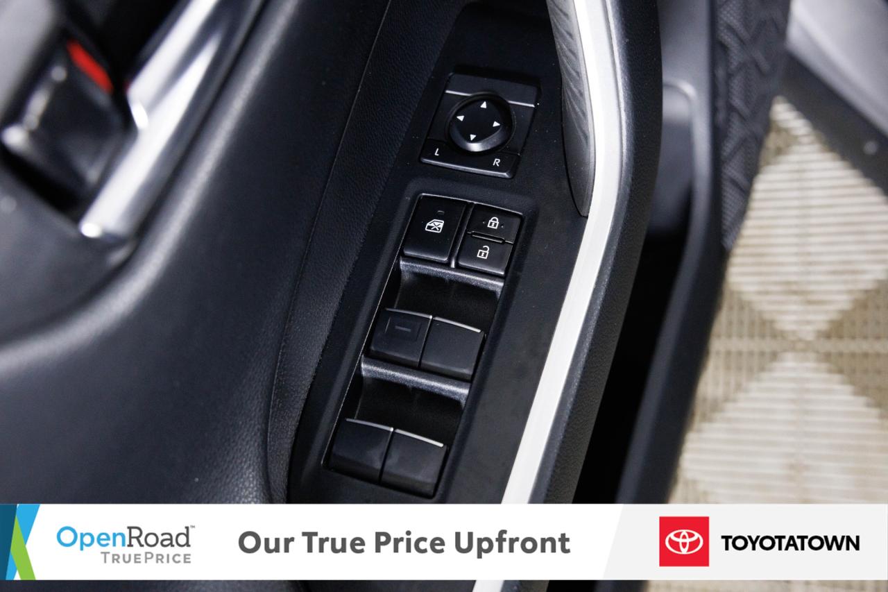 2020 Toyota RAV4 Hybrid XSE TECHNOLOGY PACKAGE! ACCIDENT FREE! ELIGIBLE FO Photo