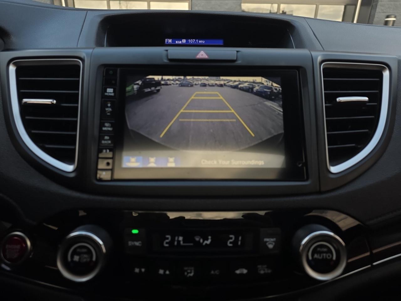 2016 Honda CR-V AWD Touring * NO ACCIDENTS / SUNROOF / NAVIGATION Photo