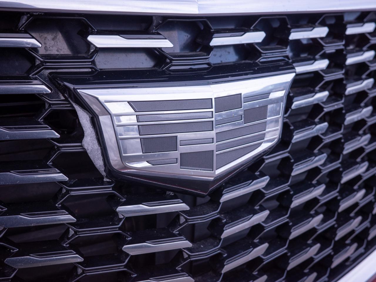 2024 Cadillac XT5 FWD Luxury- Heated Steering Photo