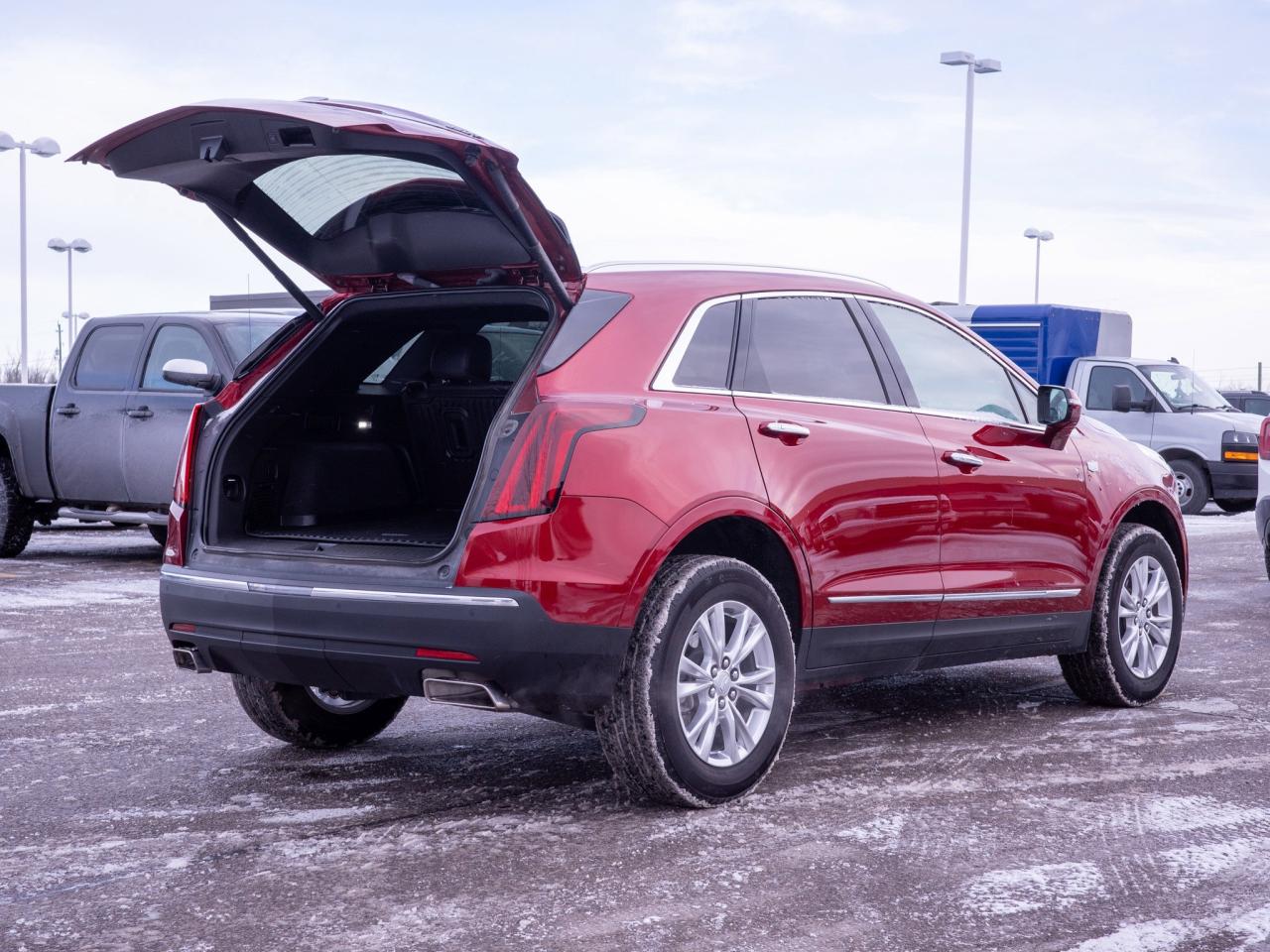 2024 Cadillac XT5 FWD Luxury- Heated Steering Photo