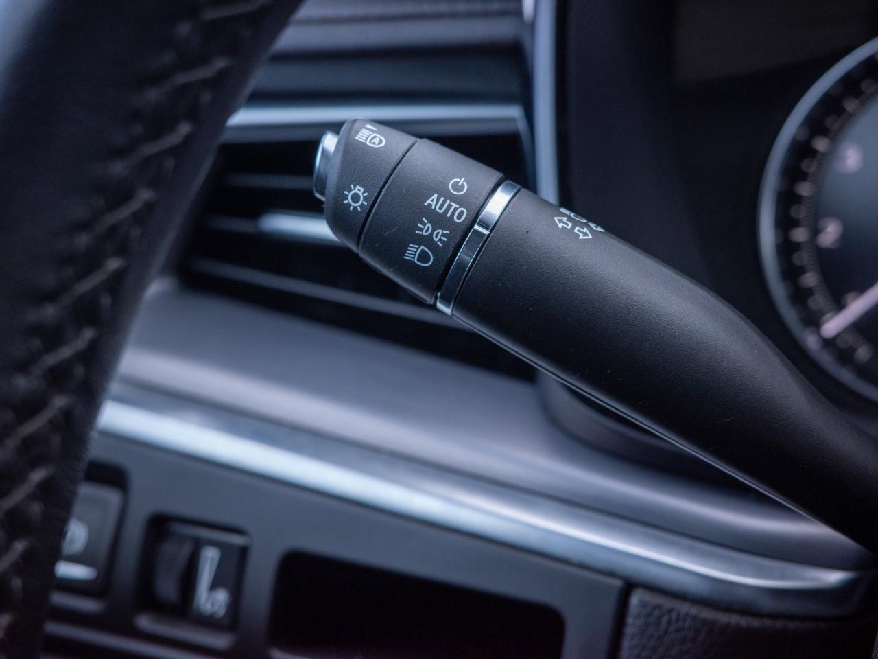 2024 Cadillac XT5 FWD Luxury- Heated Steering Photo