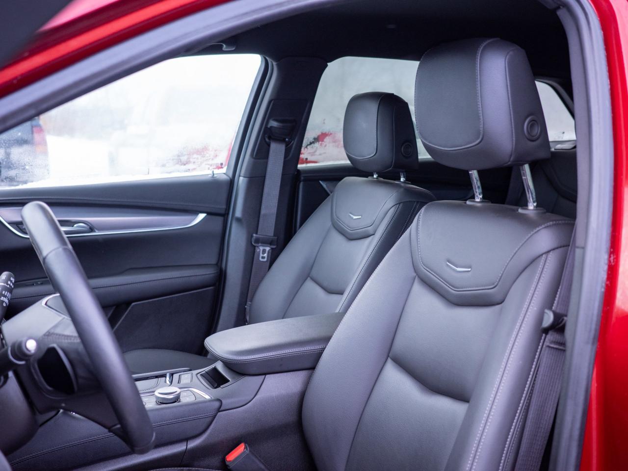 2024 Cadillac XT5 FWD Luxury- Heated Steering Photo