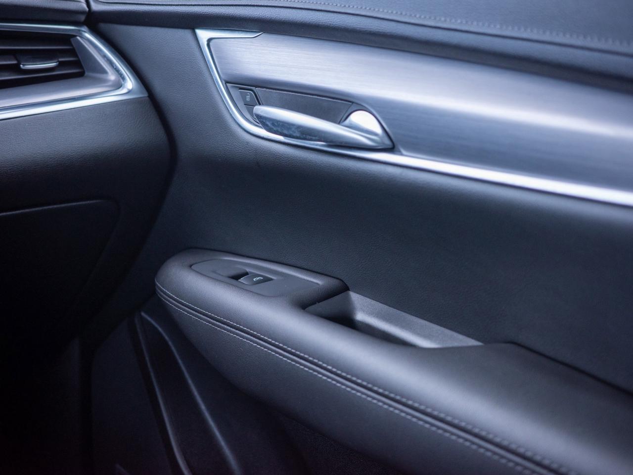 2024 Cadillac XT5 FWD Luxury- Heated Steering Photo